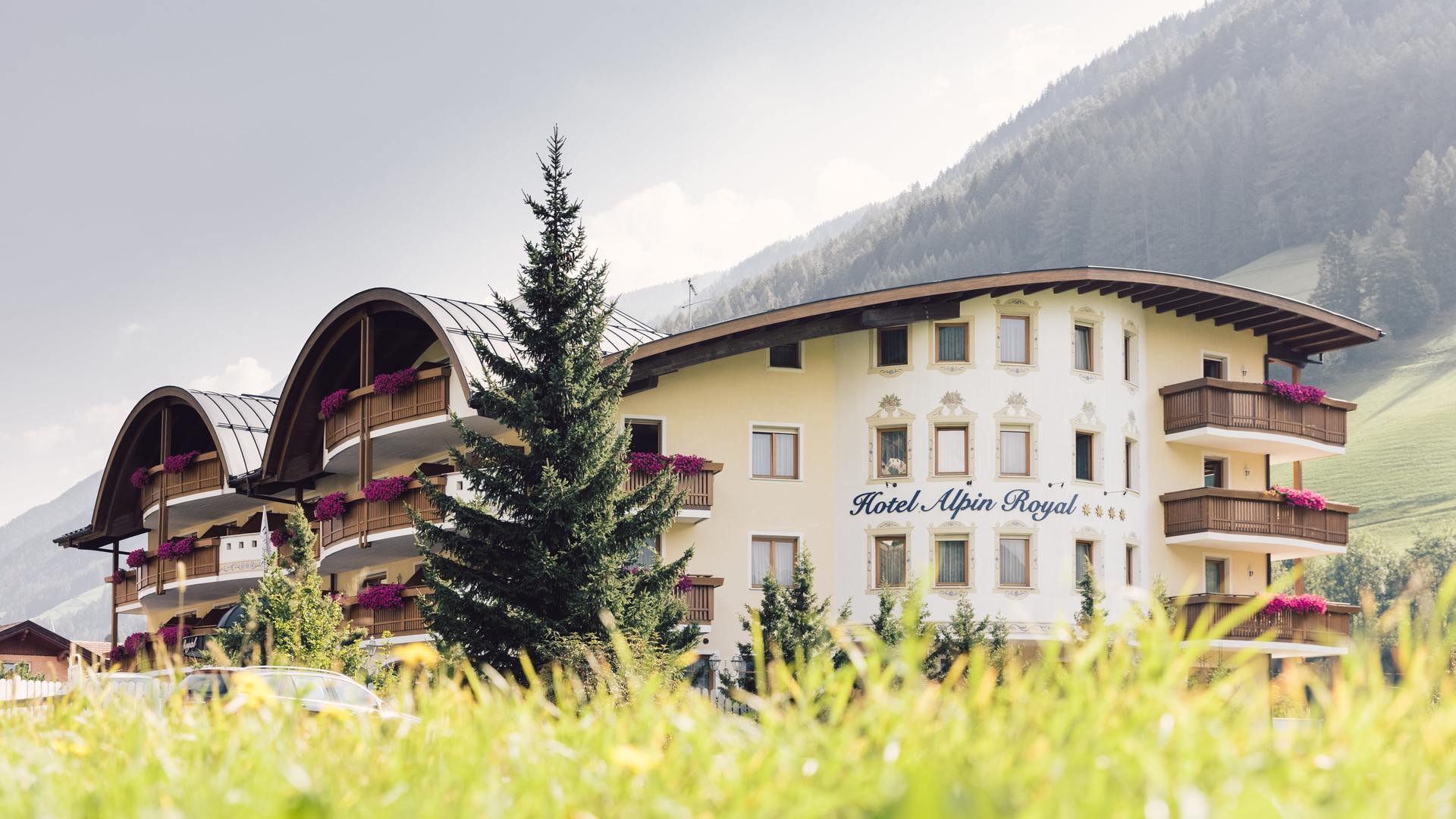 2022-Alpin-Royal-Hotel